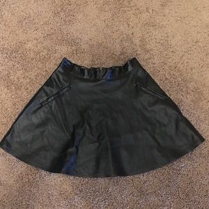 Cute A-line leather skirt!